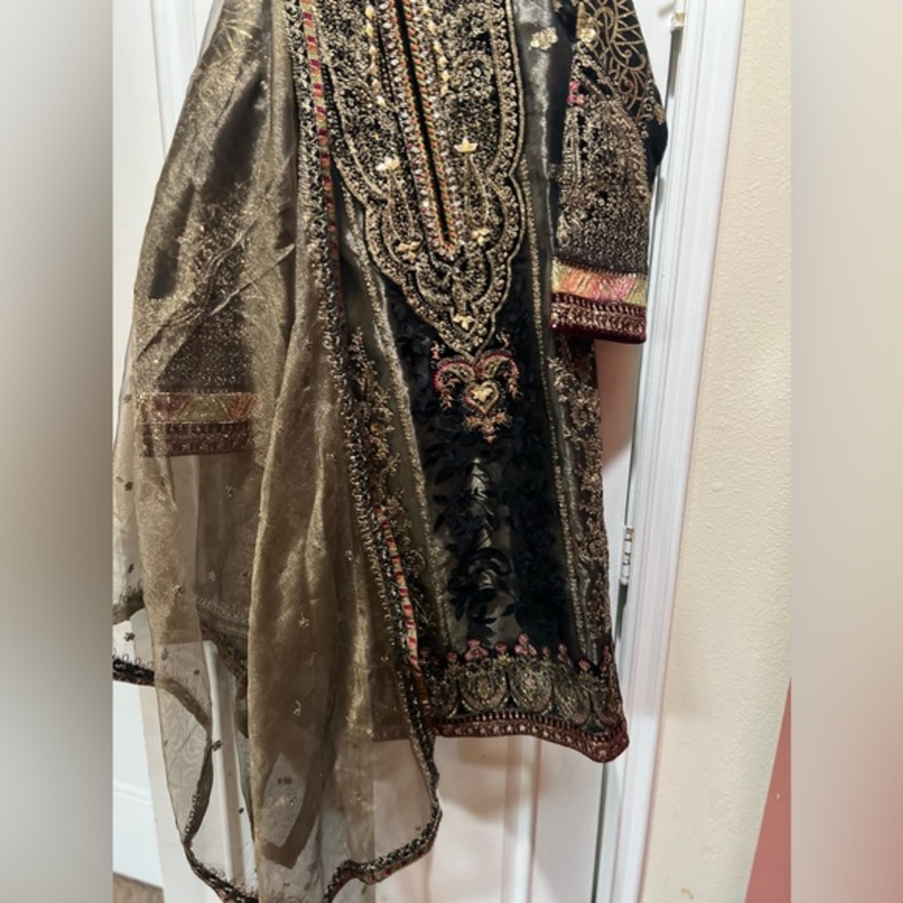 Beautiful brand new Pakistani/Indian dress. - Picture 5 of 13